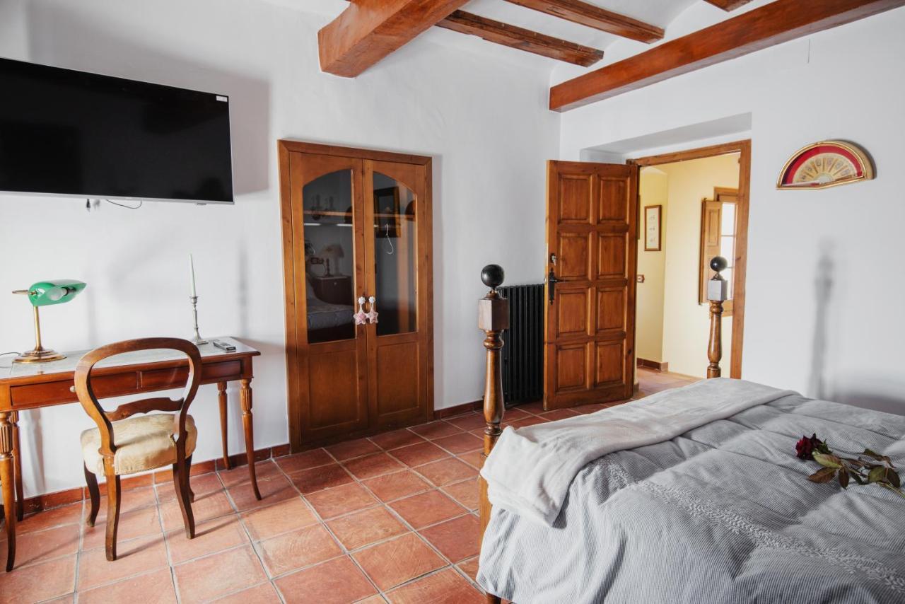 Masia Can Viver - Olive Oil Tourism B&B Bigues I Riells Exteriér fotografie